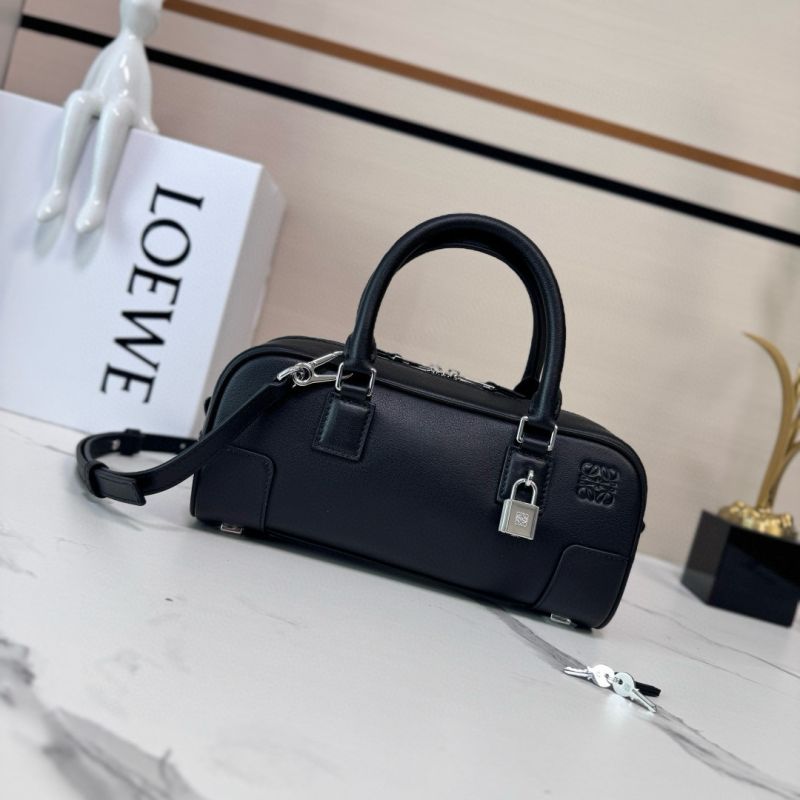 Loewe Amazon 23 Cropped Bag in Calfskin-Black