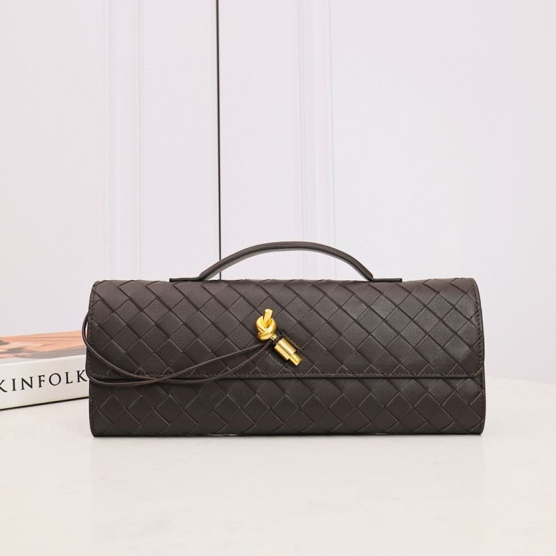 Bottega Veneta Andiamo Clutch-Fondant