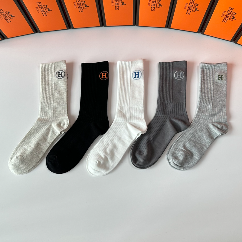 Hermes socks ( 5 pairs)