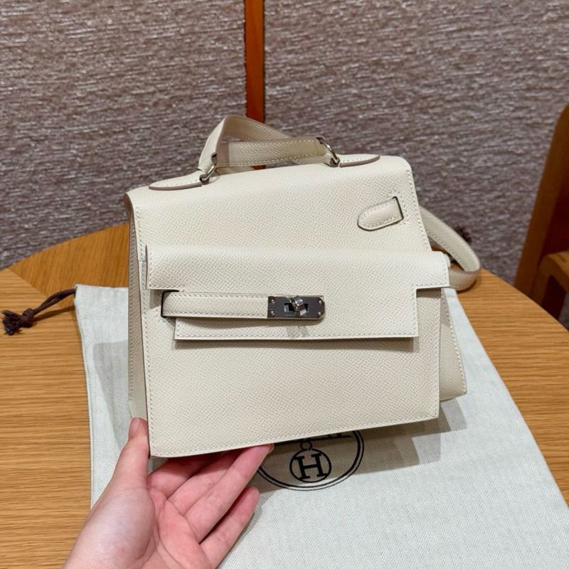 Hermes Kelly Sellier 20 Shoulder Bag in Epsom-Cream white